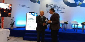 Χαρίσιος Χλιάπας: Στα 88 του παραμένει επιτυχημένος επιχειρηματίας στην περιοχή και βραβεύεται γι’ αυτό