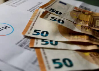 Πόσο ενισχύθηκαν τα νοικοκυριά από τις επιδοτήσεις στο ρεύμα – Πώς συνέβαλε το πλαφόν στα έσοδα των ηλεκτροπαραγωγών