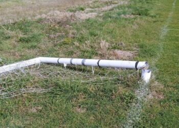 ΕΠΣ Καρδίτσας: Απίστευτο και όμως ελληνικό! – Έκοψαν τα δοκάρια πριν το ματς!