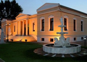 Ευχαριστήριο του Συλλόγου Μικρασιατών Πτολεμαΐδας προς τους χορηγούς δώρων στον αποκριάτικο χορό του συλλόγου