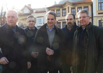 Τη διάσωση και ανάδειξη των νεοκλασικών κτιρίων ζήτησε από τον Πρωθυπουργό ο Δήμαρχος Φλώρινας Βασίλης Γιαννάκης