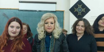 Οι Σπουδαστές του Τμήματος “Στέλεχος Δημοσίων Σχέσεων και Επικοινωνίας” του ΔΙΕΚ Πτολεμαΐδας έκοψαν την παραδοσιακή Βασιλόπιτα (ρεπορτάζ της Κούλας Πουλασιχίδου)