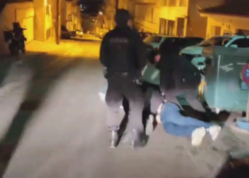 Καστοριά – Τραγικές εικόνες έξω από ξενοδοχείο σε διαδικασία κατάσχεσης – [video]