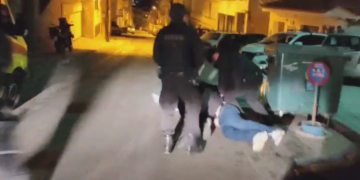 Καστοριά – Τραγικές εικόνες έξω από ξενοδοχείο σε διαδικασία κατάσχεσης – [video]