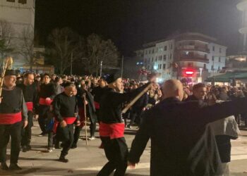 Κοζανίτικη Αποκριά: Συνεχίστηκε το ξεφάντωμα για 2η μέρα το βράδυ της Παρασκευής