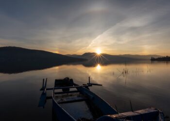 Tο φαινόμενο της ηλιακής Άλω στη λίμνη της Καστοριάς – Πανέμορφη ΦΩΤΟ!