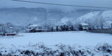 Μαγικό χειμωνιάτικο τοπίο σήμερα και από το Σκλήθρο Αμυνταίου ( Φωτογραφίες )
