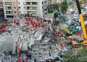 Μεγάλο ΣΟΚ στην Τουρκία και τη Συρία μετά το σεισμό 7,7 Ρίχτερ: 300 νεκροί – «Ακούμε φωνές στα συντρίμμια» (Βίντεο + Φώτο)