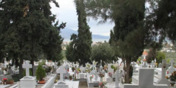 Μεσσηνία: 45χρονος έκλεψε 150 κιλά λάδι από…νεκροταφείο