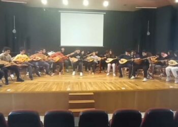 35 ταμπουράδες του Μουσικού Σχολείου Πτολεμαΐδας και το “Τα παιδιά της γειτονιάς σου”-VIDEO