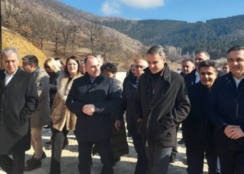 Ο Πρωθυπουργός στο εργοτάξιο της σήραγγας της Κλεισούρας (Φωτογραφίες)