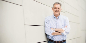 Πάρις Κουκουλόπουλος στο AIRETOS.GR: Τα χωριά μας και τα μάτια μας