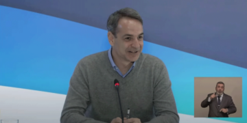 «Πόσο καψούρης είστε;»: Η ερώτηση που έγινε στον Μητσοτάκη από το «Ράδιο Καψούρα» - Βίντεο