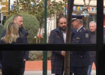 Πυρετώδης οι προετοιμασίες στο cafe Baccara για την υποδοχή του Πρωθυπουργού (φωτογραφίες)