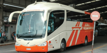 Σοβαρό επεισόδιο: Κατέβασαν στο δρόμο και πλάκωσαν στο ξύλο οδηγό λεωφορείου των ΚΤΕΛ Θεσσαλονίκης