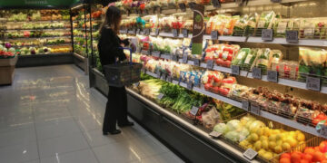 Σούπερ μάρκετ: Πώς διαμορφώθηκαν οι τιμές στα ράφια – Σε ποια προϊόντα αυξήθηκαν και σε ποια μειώθηκαν [Πίνακες]