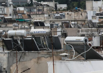 Ηλιακοί θερμοσίφωνες: Πότε ξεκινούν οι αιτήσεις, οι δικαιούχοι