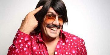 Ο TONIS SFINOS έρχεται την Τσικνοπέμπτη το μεσημέρι στο BACCARA!