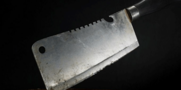 Τρόμος για 35χρονο στην Κρήτη: Τον απείλησαν με μπαλτά και του έκλεψαν 400 ευρώ