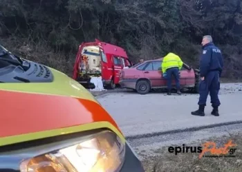 Δύο νεκροί μετά από σύγκρουση ασθενοφόρου με αυτοκίνητο στην παλαιά ΕΟ Ιωαννίνων-Κοζάνης