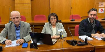 Πυρά Ζεμπιλιάδου για την επίσκεψη Μητσοτάκη: «Κυριάκο εμάς να ακούς, δε θα μείνει κανείς εδώ»