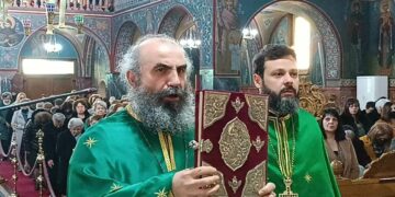 Κυριακή της Σταυροπροσκυνήσεως στον Ιερό Ναό Αγίας Σκέπης Πτολεμαΐδας ( της Κούλας Πουλασιχίδου )