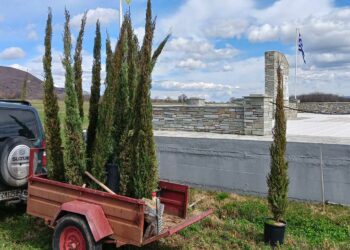 Τ.Κ. Αετού: Έγινε δεντροφύτευση 16 κυπαρισσιών στο μνημείο πεσόντων, όσος και ο αριθμός των πεσόντων