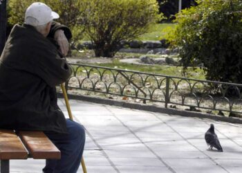 Από σήμερα στα ATM οι συνταξιούχοι για συντάξεις Απριλίου - Μπαράζ πληρωμών μέχρι την Πέμπτη - Παραδείγματα
