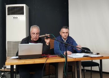 Πλήθος κόσμου στο Βελβεντό για το θέμα της Γέφυρας