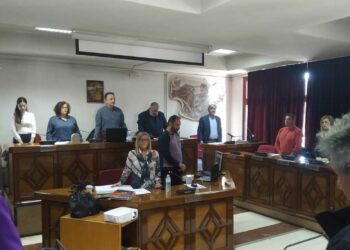 Δημοτικό Συμβούλιο Εορδαίας: Ενός λεπτού σιγή για τα θύματα της τραγωδίας των Τεμπών