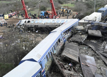 Δυστύχημα στα Τέμπη: 7χρονος σώθηκε από θαύμα