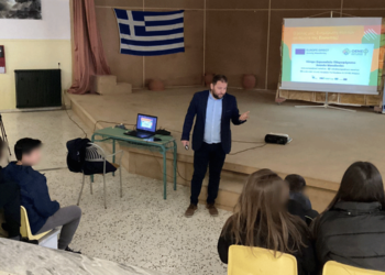 Εκπαιδευτική επίσκεψη της διαχειριστικής ομάδας του Ομίλου Ενεργών Νέων Φλώρινας - Europe Direct Δ. Μακεδονίας στο Γυμνάσιο Αμμοχωρίου