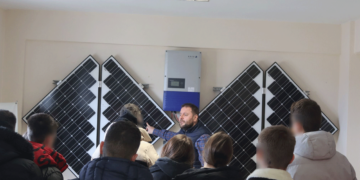 Εκπαιδευτική επίσκεψη του 3ου Γυμνασίου Φλώρινας στο Εκπαιδευτικό Κέντρο ΑΠΕ στον Φιλώτα