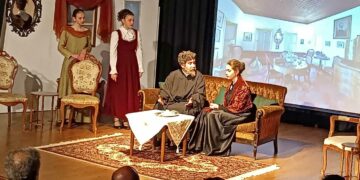 Ενα εράστιο "Εύγε" σε όλους τους συντελεστές της θεατρικής παραστάσης "Μαντώ Μαυρογένους . Όλα για την πατρίδα" του 5ου Γυμνασίου Πτολεμαΐδας!