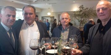 Επίσκεψη του προέδρου του Επιμελητηρίου Φλώρινας Σαπαλίδη Σάββα στην Κορυτσά, στα πλαίσια του εορτασμού της 25ης Μαρτίου