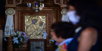 Ευαγγελισμός της Θεοτόκου: Τι γιορτάζουμε την 25η Μαρτίου – Ήθη, έθιμα και παραδόσεις