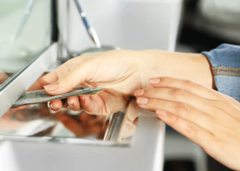 Κατώτατος μισθός: Αυτή είναι η εισήγηση του ΚΕΠΕ, την άλλη εβδομάδα οι ανακοινώσεις