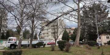 Τοποθέτηση πυλώνων φωτισμού σε πάρκα του Δήμου Εορδαίας