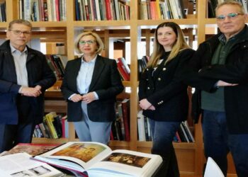 Κοβεντάρειος Δημοτική Βιβλιοθήκη Κοζάνης: Δωρεά 1.000 βιβλίων από τον Κ. Καμπουρίδη στη μνήμη του αδερφού του Χάρη