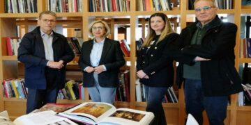 Κοβεντάρειος Δημοτική Βιβλιοθήκη Κοζάνης: Δωρεά 1.000 βιβλίων από τον Κ. Καμπουρίδη στη μνήμη του αδερφού του Χάρη