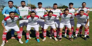 Δείτε τι δήλωσαν με το παιχνίδι στον Σβορώνο ο προπονητής της Κοζάνης Νίκος Μπαδήμας και ο ποδοσφαιριστής της ομάδας Βοριαζίδης