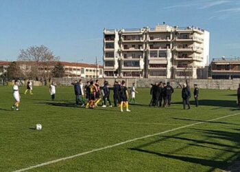 Η στιγμή της έντασης στο παιχνίδι Μακεδονικός Φούφα- Καστοριά (βίντεο)