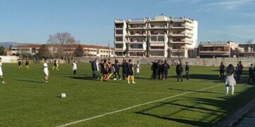 Η στιγμή της έντασης στο παιχνίδι Μακεδονικός Φούφα- Καστοριά (βίντεο)