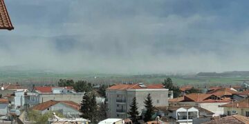 Μεγάλο νέφος σκόνης στην περιοχή λόγω του δυνατού αέρα! - Δείτε φωτογραφίες