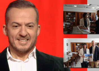 Ο συγγραφέας Πάνος Δημάκης ή αλλιώς “Το Γεράκι” στην Αντιπεριφερειάρχη Καστοριάς