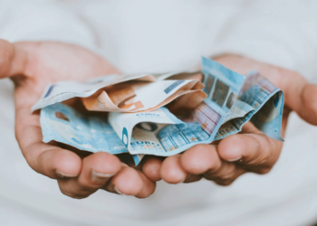 Σήμερα πληρώνονται 18 επιδόματα του ΟΠΕΚΑ σε χιλιάδες δικαιούχους - Δείτε ποια είναι