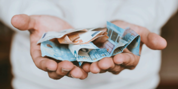 Σήμερα πληρώνονται 18 επιδόματα του ΟΠΕΚΑ σε χιλιάδες δικαιούχους - Δείτε ποια είναι