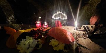 Κοζάνη: Στα τρένα κατέληξε η διαμαρτυρία – Λουλούδια & αναμμένα κεριά