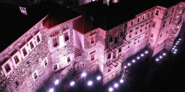 Φωταγωγήθηκε η ιστορική Μονή της Παναγίας Σουμελά στον Πόντο