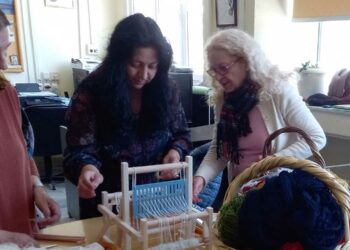 Πτολεμαΐδα: Σε εξέλιξη τα μαθήματα για τα "μυστικά της Υφαντικής" για επιμορφωτές ΑμεΑ, παρουσία της Μαρίας Σγουρού